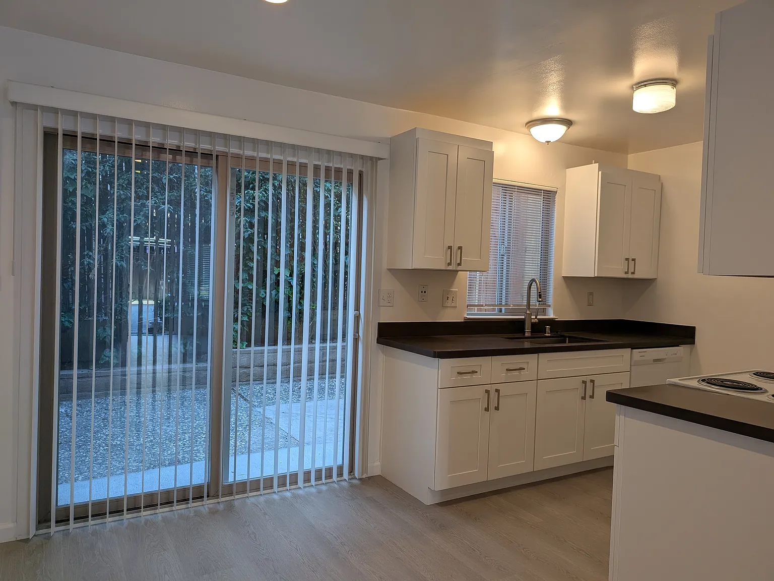 2 bed, 1.5 bath, 960 sqft, $3,250 — Photo 2