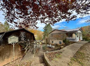 53 Chandler Br, Walton, WV 25286