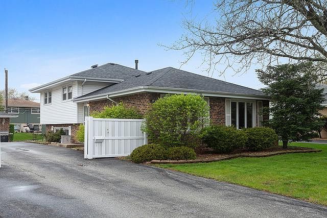 1st image of 17366 Overhill Ave
