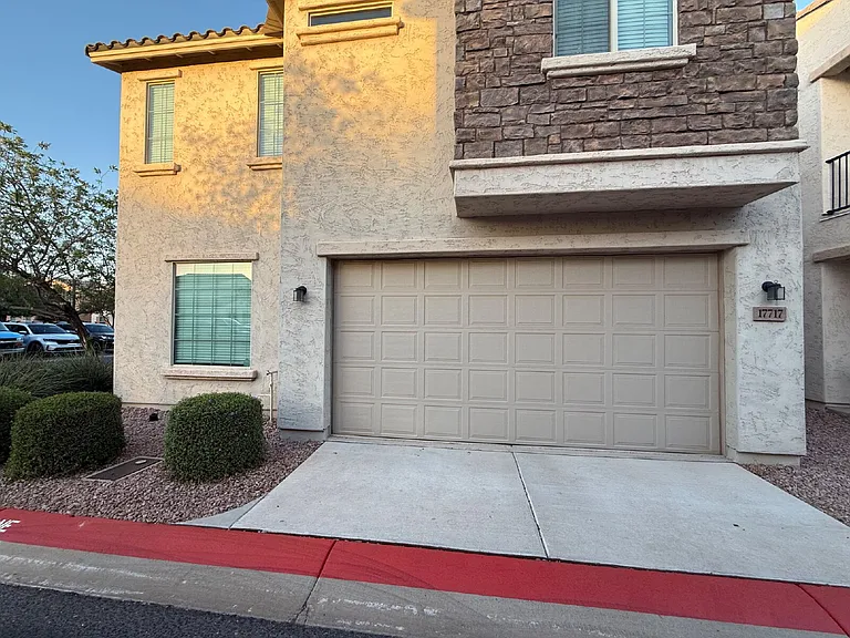 17717 W Mandalay Ln — Photo 5