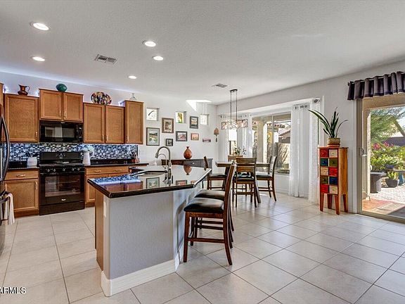 4th image of 18119 W REDWOOD Lane