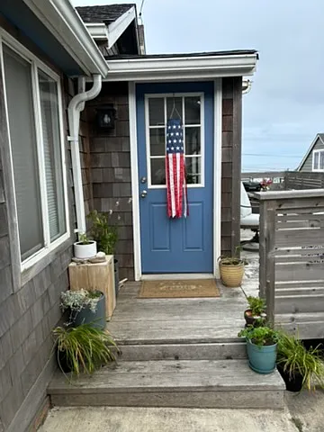 528 SW 33rd St — Photo 3
