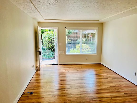 2nd image of 7121 N Maryland Ave #0
