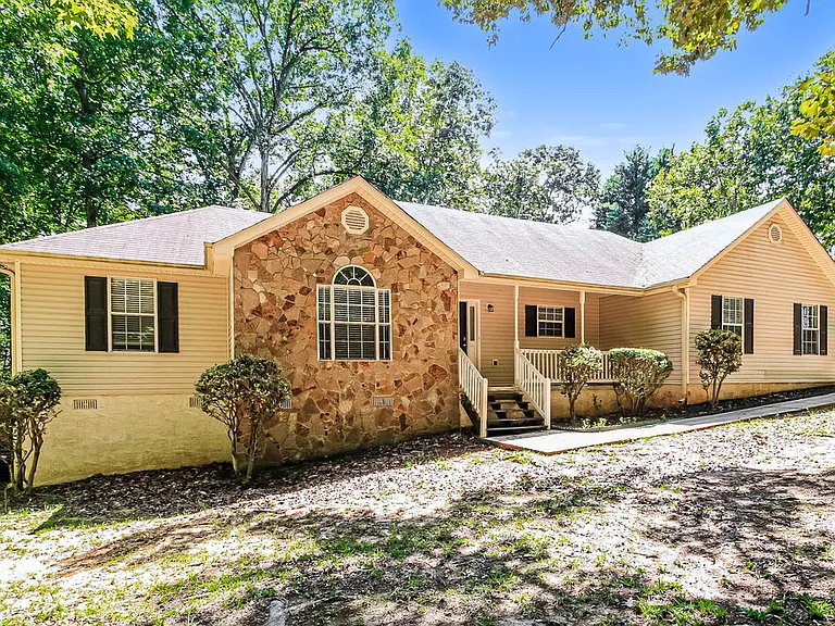 709 Miami Ct — Photo 4