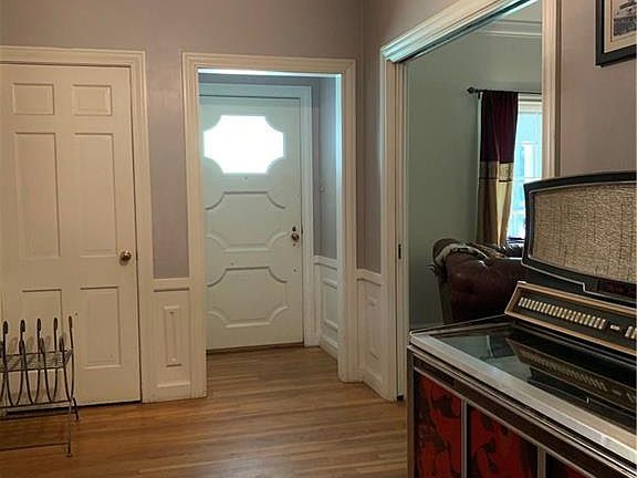 5th image of 413 Corsicana St
