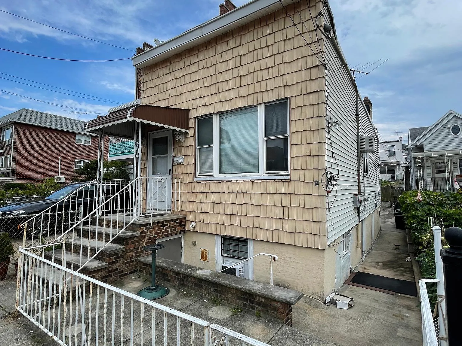 163 Bay 46th St — Photo 1