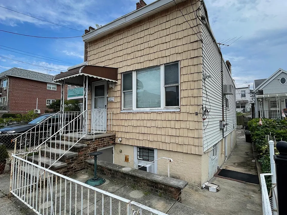 163 Bay 46th St #1
