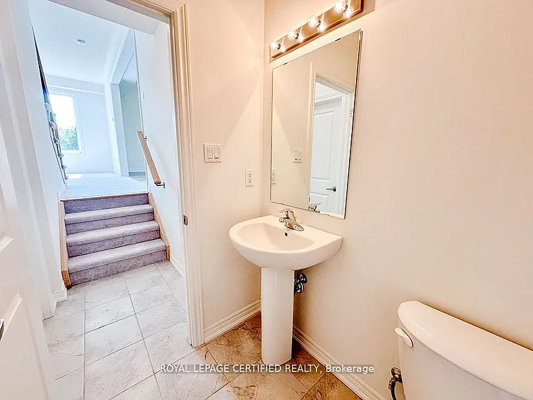 10 Baycroft Blvd — Photo 8