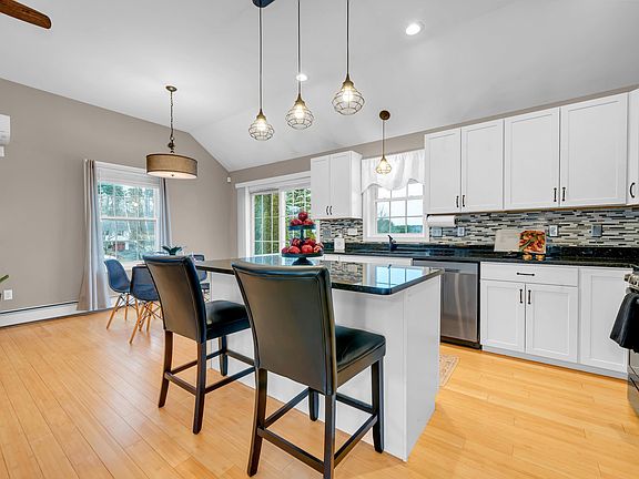 3rd image of 79 Pullman Street