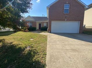 3463 Oak Creek Dr, Clarksville, TN 37040