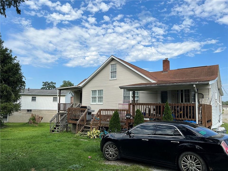2nd image of 126 N Hitchman St Rear A/b