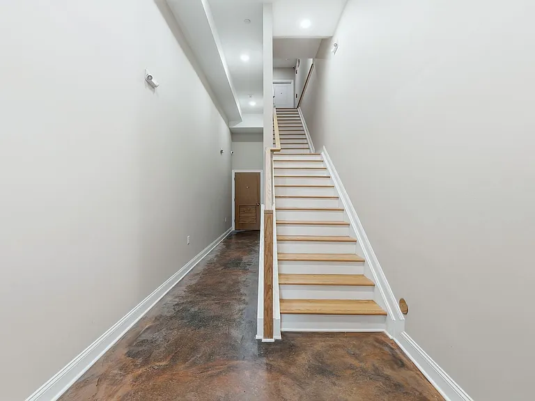 109 N 7th St #1 — Photo 14
