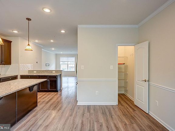 5th image of 1317 Hawthorn Dr