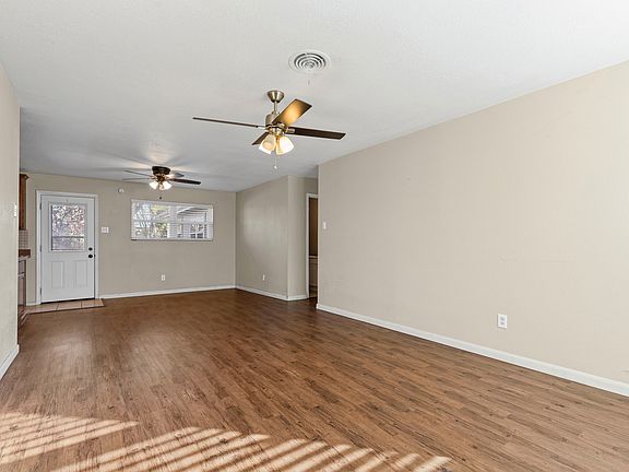 5th image of 1001 Altamont Dr