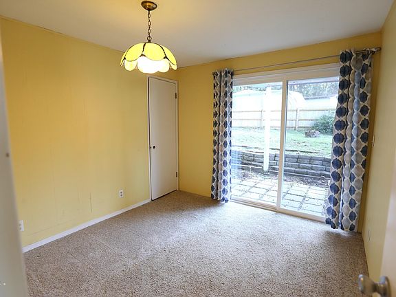 5th image of 151 SE South Forty Ln