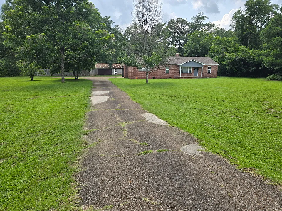 1608 S Pickensville Rd
