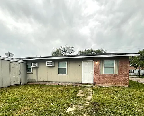 7115 Glen Ter Photo 1