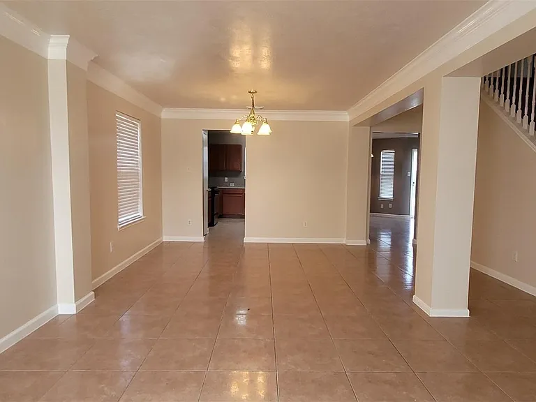 9347 Eaglewood Spring Dr — Photo 3
