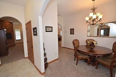 4th image of 14805 Broadway Ct