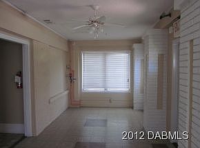 3rd image of 700 Daytona Ave