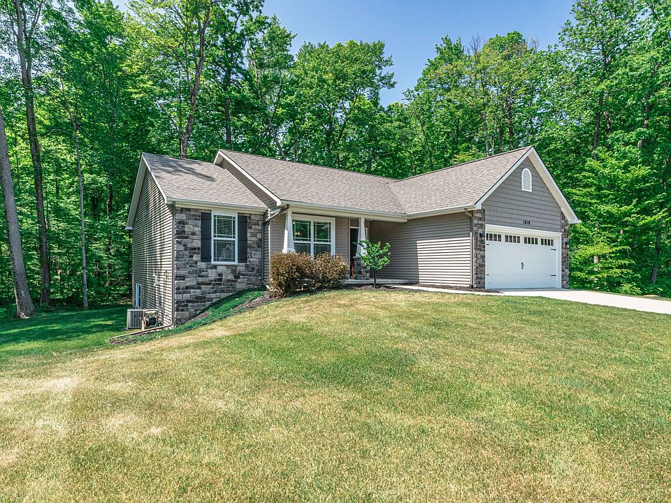 1st image of 1010 Woods Edge Dr