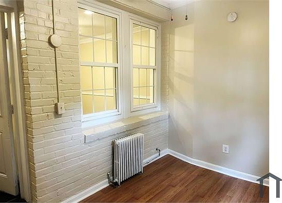 2nd image of 1809 18th St SE APT 1