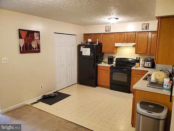 4th image of 206 Woodland Green Way
