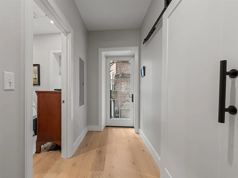 471 Hanover St #2 — Photo 11