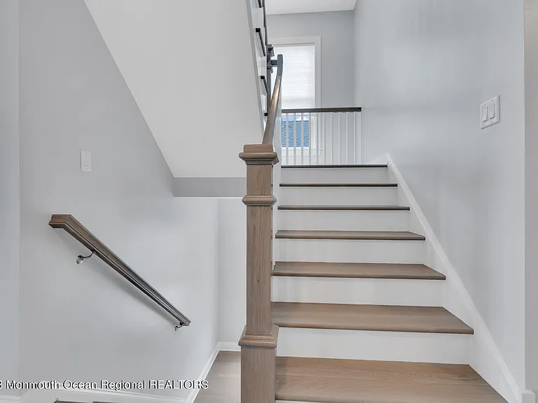 106 8th Ave — Photo 25