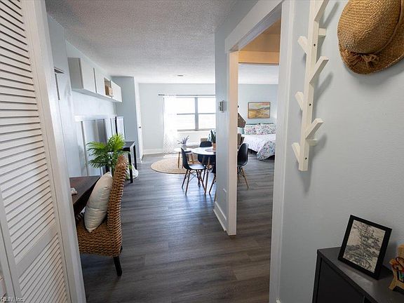 3rd image of 1 Crawford Pkwy #1805