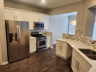 2104 Caswell Cir — Photo 4