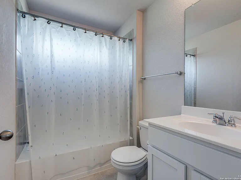 9610 Baytown Coast — Photo 2