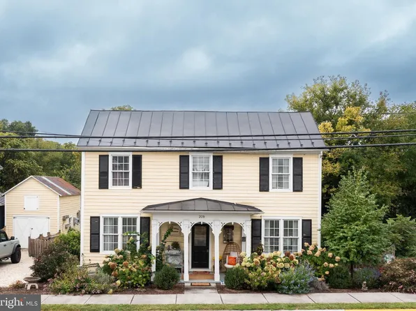 209 E Main St, Berryville, VA 22611