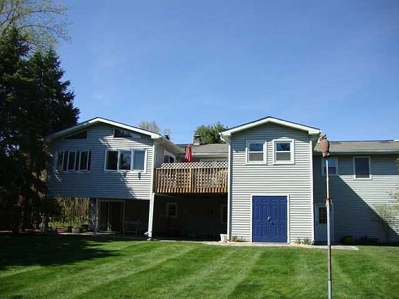 3rd image of 5 Little Brook Ct