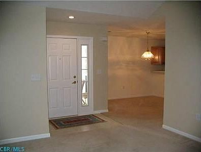3rd image of 119 Orchard Oak Dr