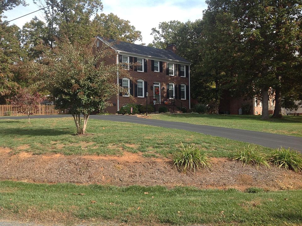 1st image of 210 Shady Oak Dr