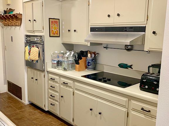5th image of 725 E Solana Cir