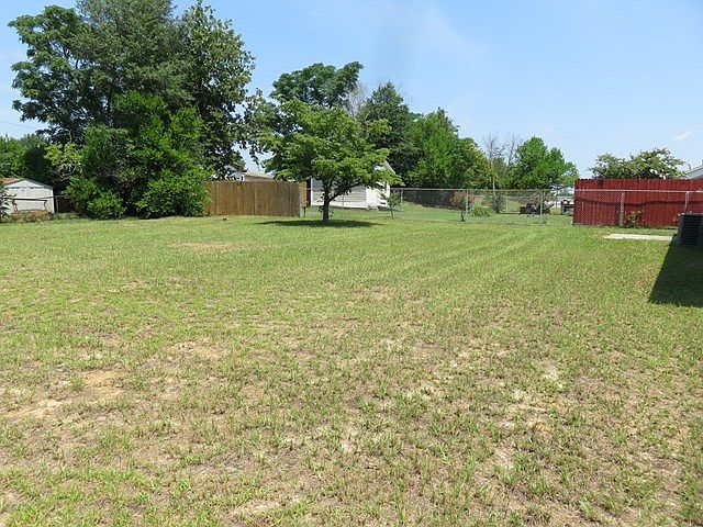 2nd image of 2526 Tara Heights Cir