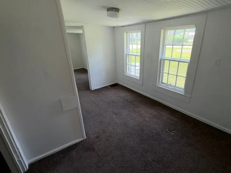 1655 Eastwood Ave — Photo 8
