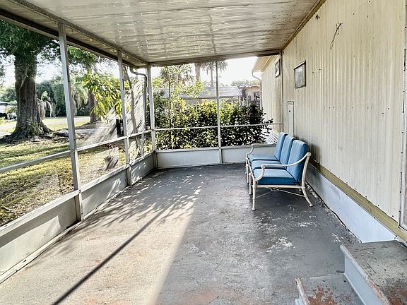 3rd image of 11349 Meadow Ln