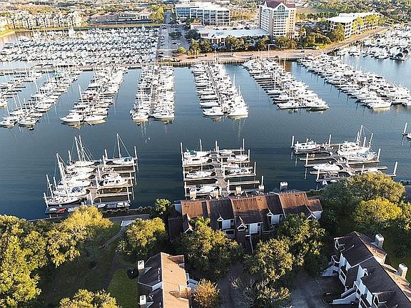 Stunning Marina Views!