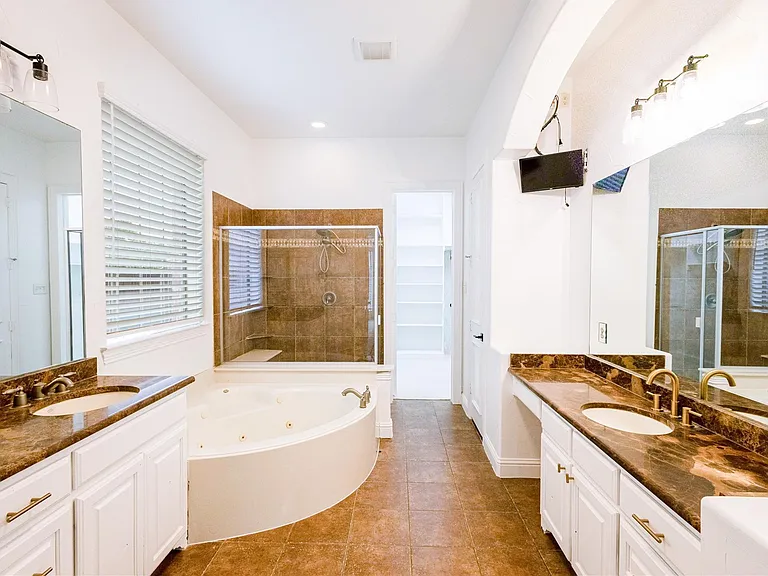 2408 Lady Of The Lake Blvd — Photo 17