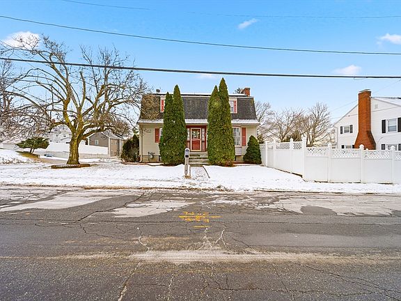 2nd image of 1082 Essex St