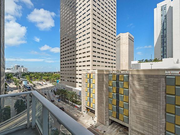 2nd image of 300 S Biscayne Blvd #L-832