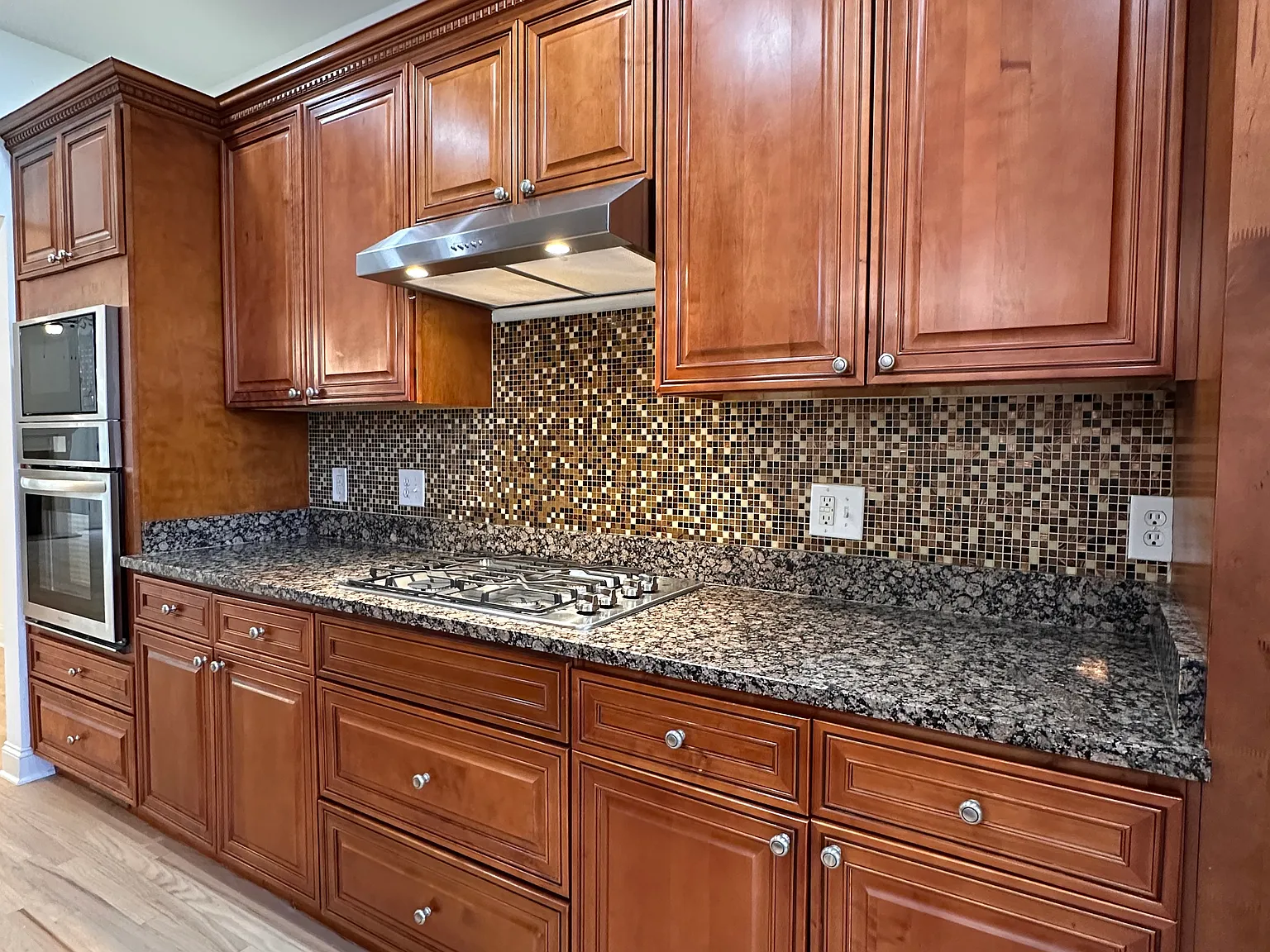 4 bed, 3.5 bath, 2600 sqft, $3,500 — Photo 4