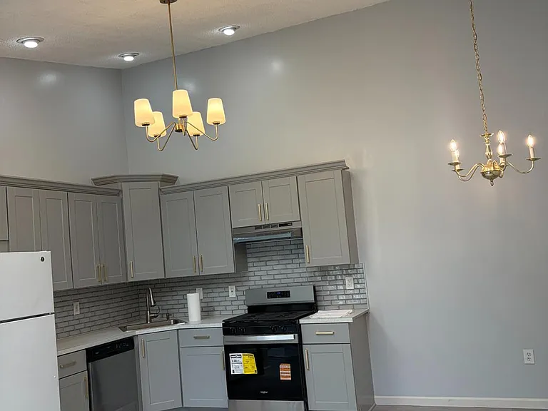 3214 Winder Dr — Photo 2