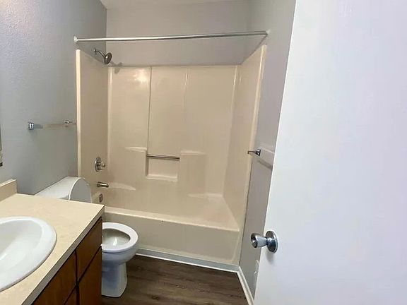 5th image of 451 Lincoln Ave #11588794