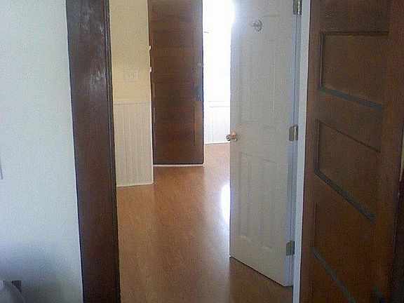 4th image of 419 Davidson St #3