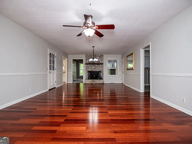 1499 Stonington Ct — Photo 5