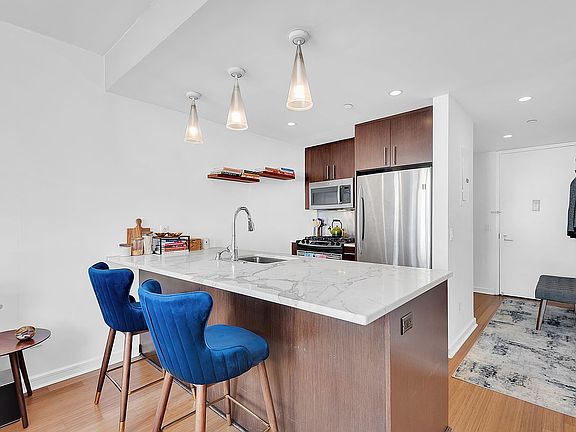 2nd image of 350 W 53rd St APT 6G